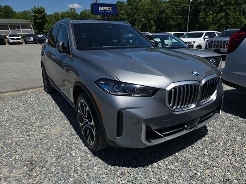 Skyscraper Grey Metallic 2026 BMW X5 xDrive40i