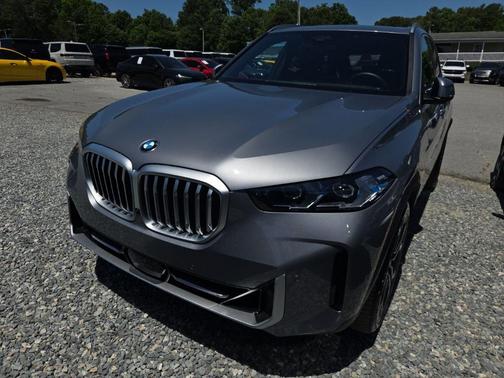 Skyscraper Grey Metallic 2026 BMW X5 xDrive40i