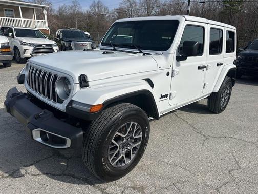 2025 Jeep Wrangler 4-Door Sahara 4x4