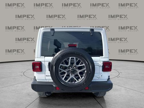 2025 Jeep Wrangler 4-Door Sahara 4x4