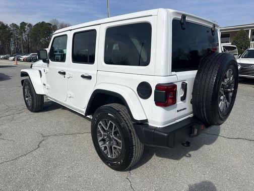 2025 Jeep Wrangler 4-Door Sahara 4x4