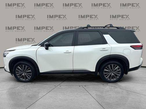 2023 Nissan Pathfinder SL 4WD