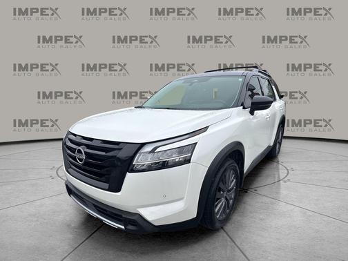 2023 Nissan Pathfinder SL 4WD