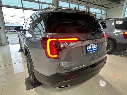 2021 GMC Acadia AT4