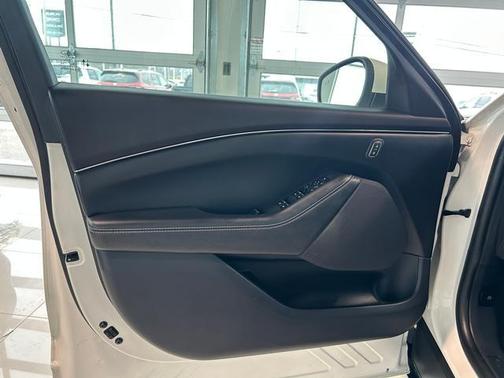 2022 Ford Mustang Mach-E Select