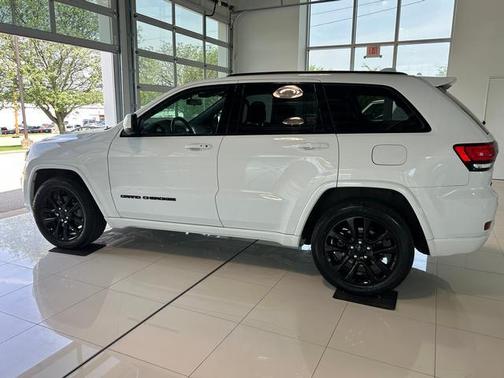 2021 Jeep Grand Cherokee Laredo