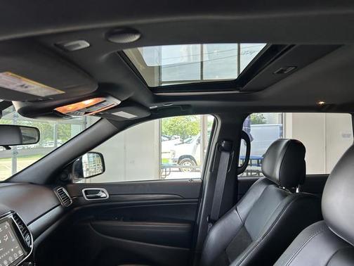 2021 Jeep Grand Cherokee Laredo