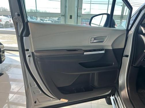 2024 Toyota Sienna XLE 8 Passenger