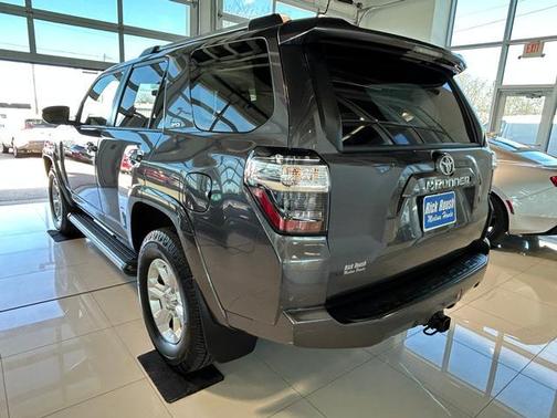 2019 Toyota 4Runner SR5 4WD