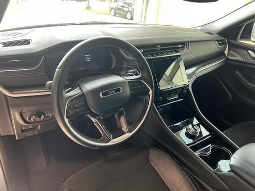 2021 Jeep Grand Cherokee L Laredo