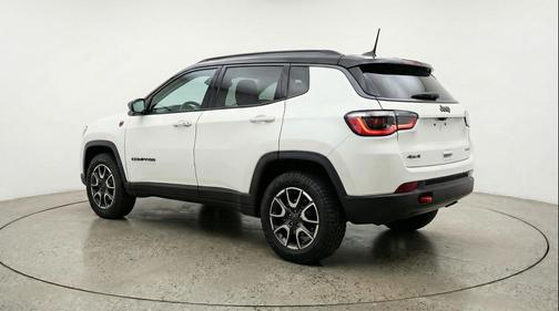 Bright White Clearcoat 2025 Jeep Compass Trailhawk