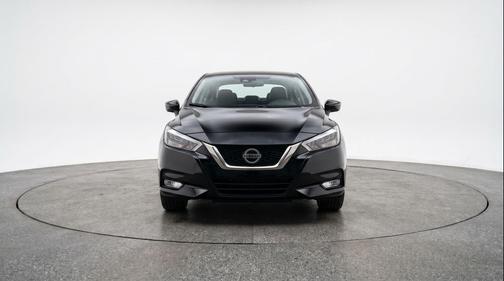 Super Black 2025 Nissan Versa 1.6 SV