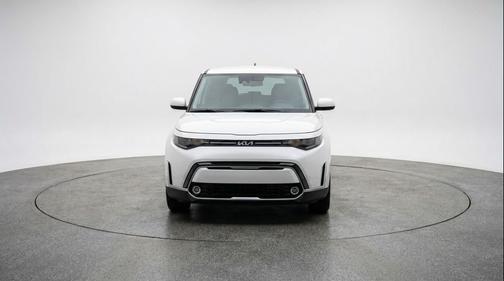 Snow White Pearl 2025 Kia Soul LX