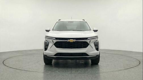 Summit White 2025 Chevrolet Trax LT