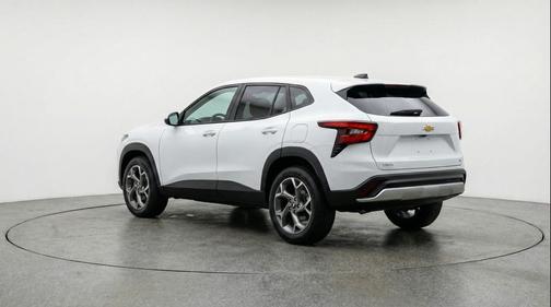Summit White 2025 Chevrolet Trax LT