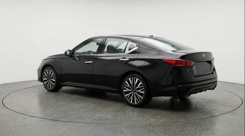 Super Black 2025 Nissan Altima SV FWD