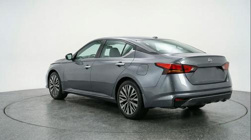 Gun Metallic 2025 Nissan Altima SV FWD