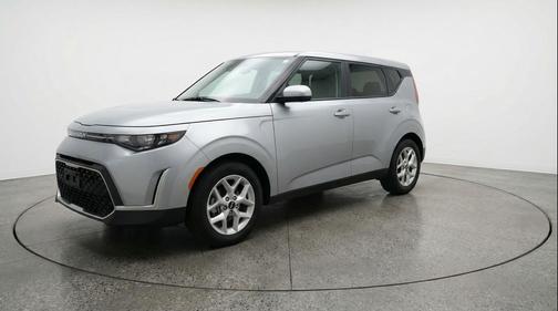 Steel Gray 2025 Kia Soul LX