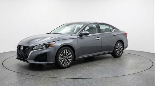 Gun Metallic 2025 Nissan Altima SV FWD