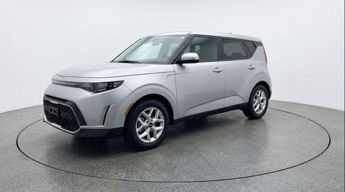 Gravity Gray 2025 Kia Soul LX