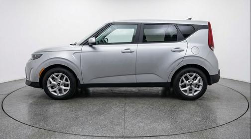 Gravity Gray 2025 Kia Soul LX