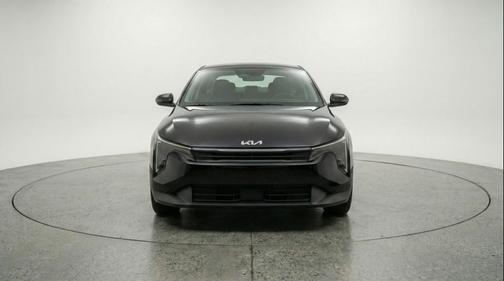 Aurora Black Pearl 2025 Kia K4 LXS