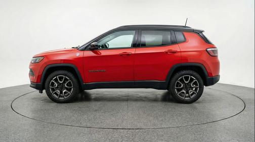Red Hot Pearlcoat 2025 Jeep Compass Trailhawk