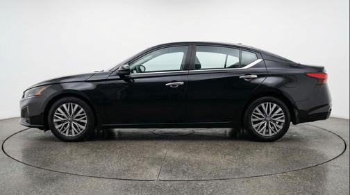 Super Black 2025 Nissan Altima SV FWD