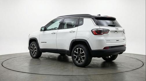 Bright White Clearcoat 2025 Jeep Compass Trailhawk