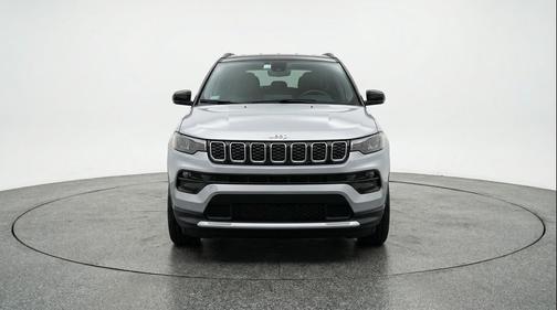 Silver Zynith Metallic Clearcoat 2025 Jeep Compass Limited