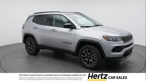Silver Zynith Metallic Clearcoat 2025 Jeep Compass Trailhawk