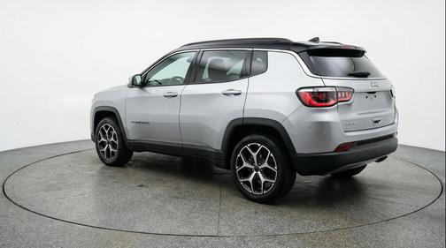 Silver Zynith Metallic Clearcoat 2025 Jeep Compass Limited