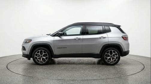 Silver Zynith Metallic Clearcoat 2025 Jeep Compass Limited