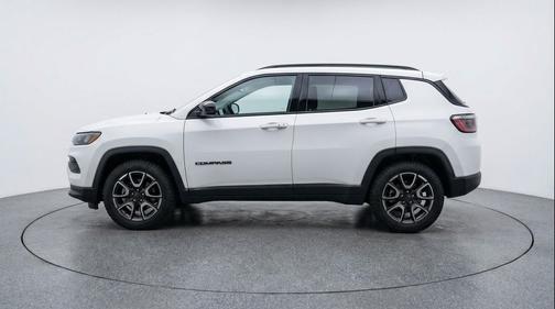 Bright White Clearcoat 2025 Jeep Compass Trailhawk