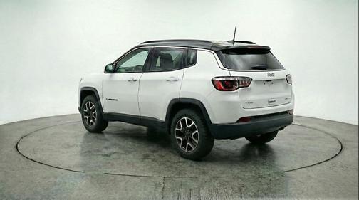 Bright White Clearcoat 2025 Jeep Compass Trailhawk