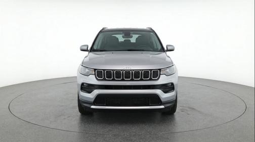 Silver Zynith Metallic Clearcoat 2025 Jeep Compass Limited