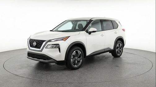 Everest White Pearl Tricoat 2025 Nissan Rogue SV