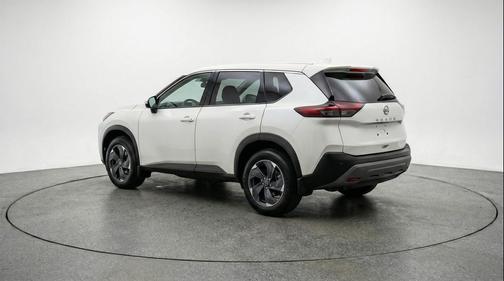 Everest White Pearl Tricoat 2025 Nissan Rogue SV