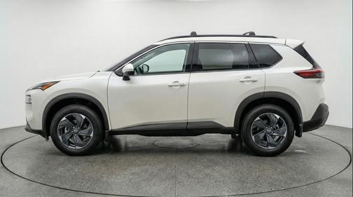 Everest White Pearl Tricoat 2025 Nissan Rogue SV
