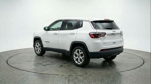 Bright White Clearcoat 2025 Jeep Compass Latitude