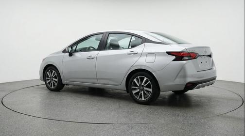 Brilliant Silver Metallic 2025 Nissan Versa 1.6 SV