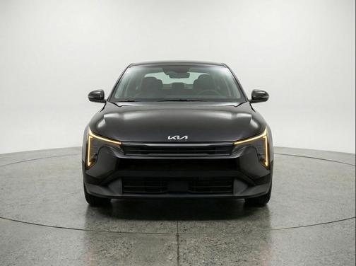 Aurora Black Pearl 2025 Kia K4 LXS