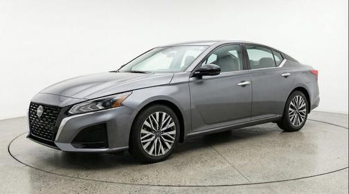 Gun Metallic 2025 Nissan Altima SV FWD