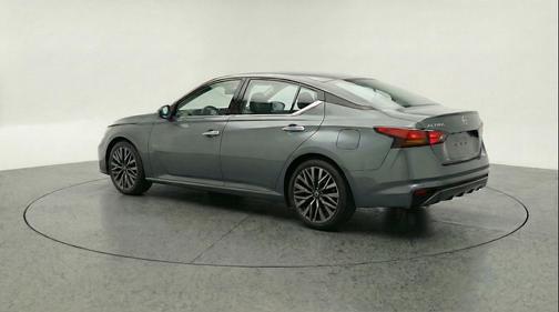 Gun Metallic 2025 Nissan Altima SV FWD