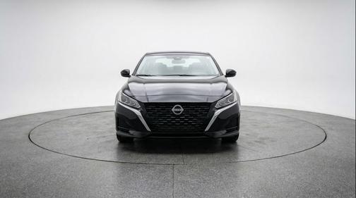 Super Black 2025 Nissan Altima SV FWD