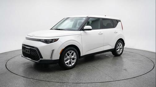 Snow White Pearl 2025 Kia Soul LX