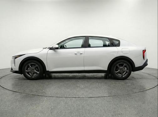 Snow White Pearl 2025 Kia K4 LXS