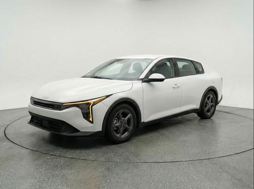 Snow White Pearl 2025 Kia K4 LXS