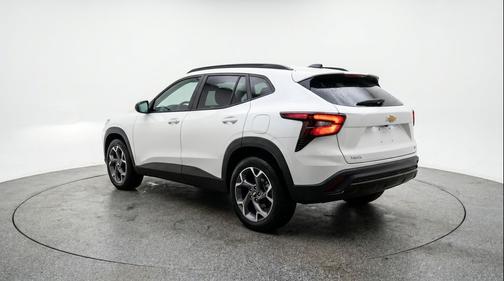 Summit White 2025 Chevrolet Trax LT