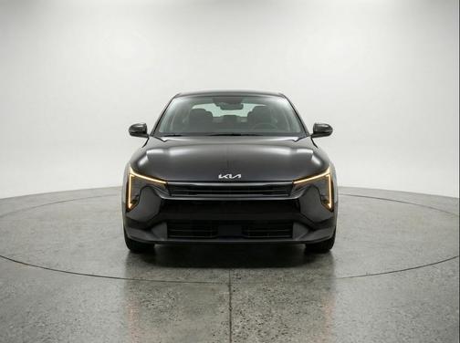 Aurora Black Pearl 2025 Kia K4 LXS